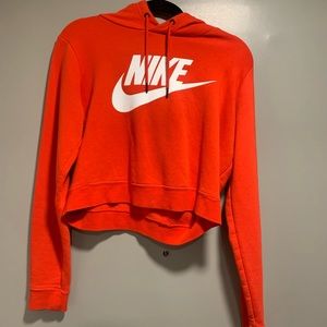 Nike Women’s cropped red pullover